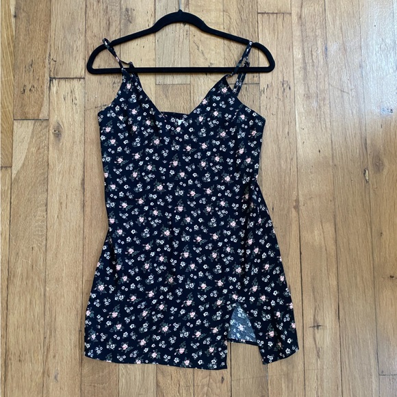 Reformation Marlowe Dress - Picture 2 of 5